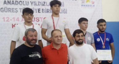 Yunusemre Belediyesporlu sporculardan Anadolu Yıldızlar Ligi'nde iki bronz madalya