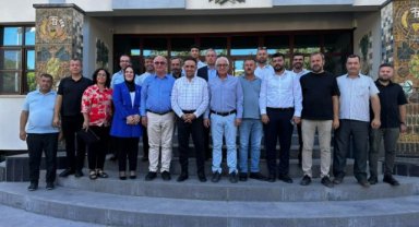 Ak Parti Manisa Milletvekili Baybatur, Turgutlu Ticaret Borsasını Ziyaret Etti