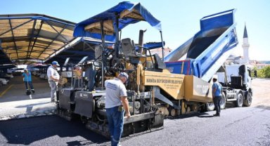 Gördes’te 4 bin metrekarelik alana 1.500 ton sıcak asfalt serildi