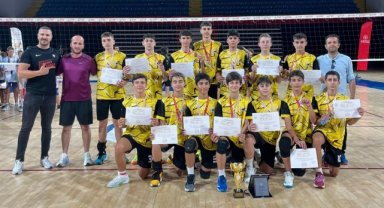 Manisa, Anadolu Yıldızlar Ligi Voleybol Türkiye Şampiyonu oldu