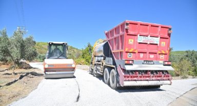 Manisa Büyükşehir Belediyesi'nden Zeytin Üreticilerine Yol Desteği
