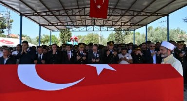 Manisa, şehidini son yolculuğuna uğurladı