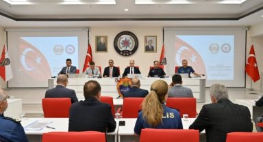 Manisa Valisi Özkan başkanlığında öğrenci güvenliği toplantısı yapıldı