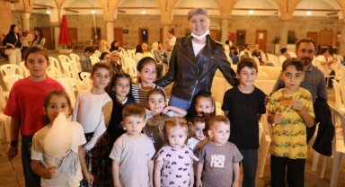 Şehzadeler Belediyesi’nden Tarihi Kurşunlu Han’da Film Gecesi