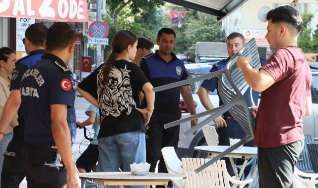 Şehzadeler’de kaldırım işgallerine zabıtadan müdahale