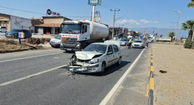 Turgutlu’da Zincirleme Trafik Kazası: 3 Araç Karıştı