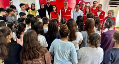 Türk Kızılay Manisa’dan Çocuklara Kırtasiye Desteği