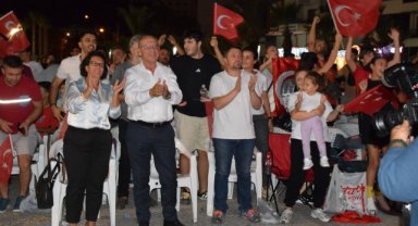 Türkiye Yunanistan EuroBasketbol yarı final karşılaşması Turgutlu'da dev ekranda izlendi