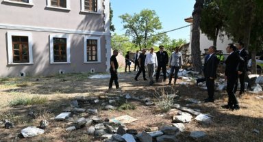 Vali Özkan, Tarihi Kula Zafer Okulu’nda incelemelerde bulundu