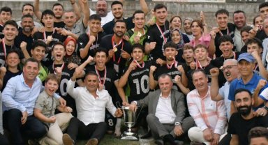 Yunusemre Belediyespor U17 Takımı, A Takım Oldu