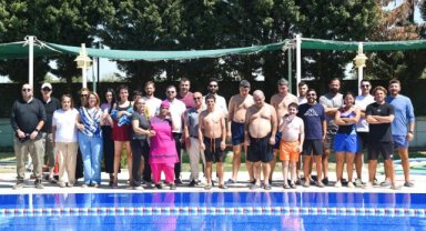 Yunusemre’de özel öğrenciler yüzmenin keyfini çıkardı