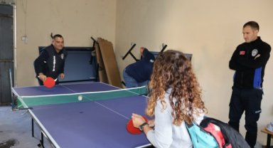 Ahmetli Belediyesi’nden Altıeylül Ortaokulu’na Tenis Masası Desteği