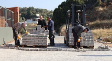Ahmetli'de yol yenileme Çalışmaları sürüyor