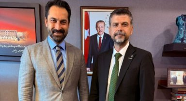 AK Parti’li Arınç, TBMM’de Manisa’dan Gelen Heyetleri Ağırladı