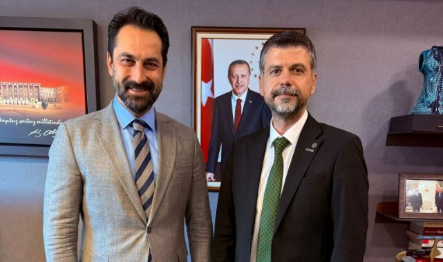 AK Parti’li Arınç, TBMM’de Manisa’dan Gelen Heyetleri Ağırladı