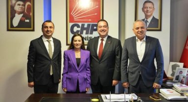 Başkan Dutlulu, CHP Manisa İl Başkanlığını ziyaret etti
