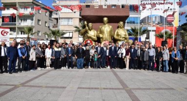 CHP’den Cumhuriyet’in 102. Yılına Özel Çelenk Sunma Töreni