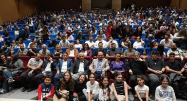 Ekrem Gürel Kültür Merkezi perdelerini iki oyunla açtı
