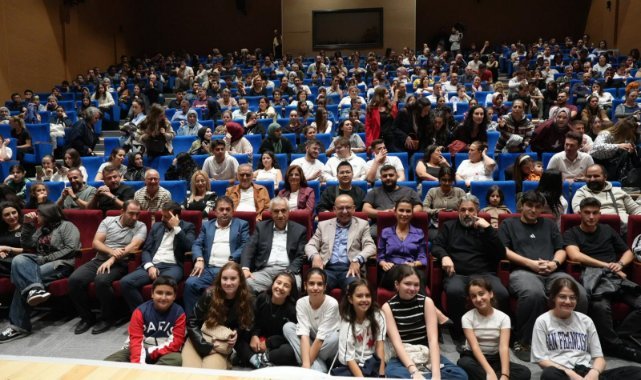 Ekrem Gürel Kültür Merkezi perdelerini iki oyunla açtı