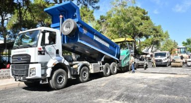 Kırkağaç’ta 5 Bin Ton Sıcak Asfaltla 2 Bin 700 Metrelik Yeni Yol Yapılıyor