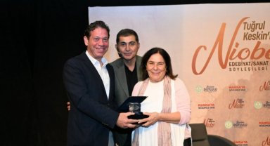 Latife Tekin Manisalı Sanatseverlerle Buluştu