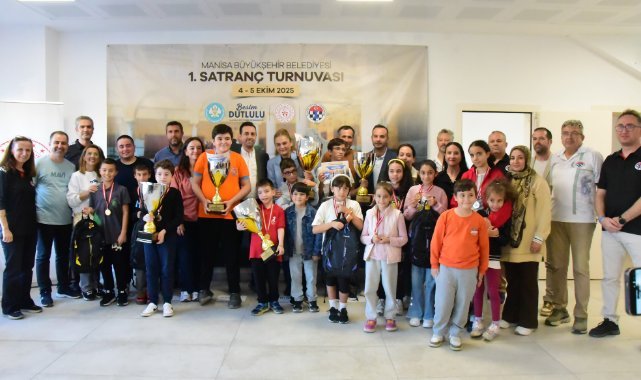 Manisa Büyükşehir Belediyesi 1. Satranç Turnuvası Ödül Töreni Düzenlendi
