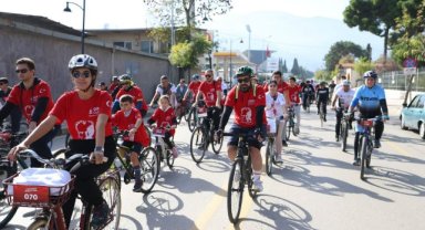 Manisa’da Cumhuriyet Bisiklet Turu’nda Pedallar Cumhuriyet İçin Döndü