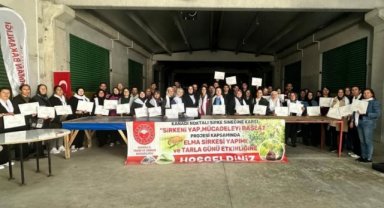 Manisa’da Kadın Üreticiler Kanadı Noktalı Sirke Sineğine Karşı Elma Sirkesi Tuzakları Hazırladı