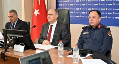 Vali Vahdettin Özkan, AFAD Koordinasyon Merkezi’nde Deprem Tatbikatını Yerinde Koordine Etti