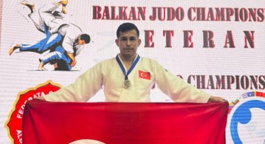 Yunusemre Belediyespor’un Veteran Judocusu Necati Güven’den Çifte Balkan Madalyası