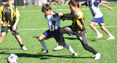 Yunusemre’de 29 Ekim Futbol Turnuvası’nda Kupalar Sahiplerini Buldu