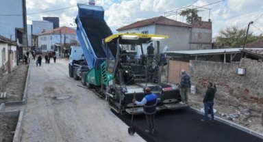 Ahmetli Cami Caddesi’nde Asfalt Çalışmaları Başladı