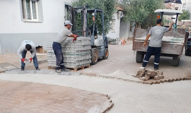 Ahmetli’de yol onarım çalışmaları sürüyor