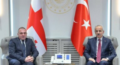 Bakan Uraloğlu, Gürcistan Bakanı Sokhadze ile Görüştü