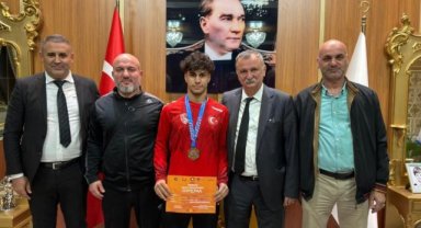 Başkan Balaban, milli güreşçi Kadir Kadiroğlu’nu ağırladı