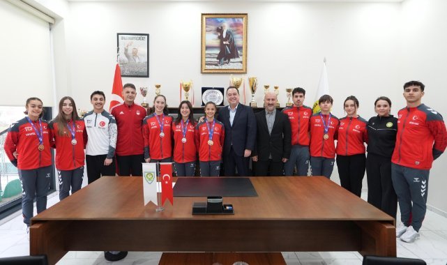 Başkan Dutlulu, Şampiyon Sporcularla Buluştu