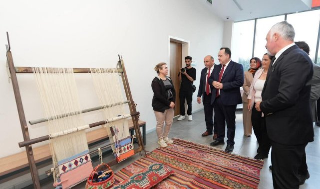 Başkan Dutlulu Sarıgöl’de Esnaf, Öğrenci ve Üretici Kadınlarla Buluştu