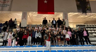 Turgutlu Belediyesi Kadın Voleybol Takımında Net Galibiyet: 3-0