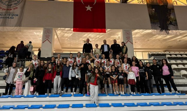 Turgutlu Belediyesi Kadın Voleybol Takımında Net Galibiyet: 3-0