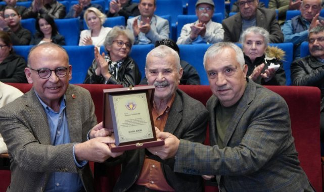 Turgutlu’da “Yerel Devrim” Belgeseli Gösterildi: Osman Özgüven’e Büyük İlgi