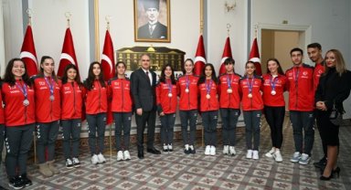 Vali Özkan, Avrupa şampiyonu Manisalı sporcuları ağırladı