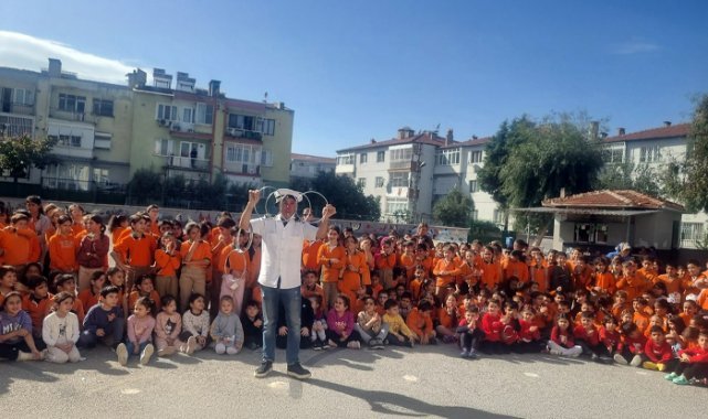 Yunusemre Belediyesi Kukla Sanatını İlkokul Öğrencileriyle Buluşturuyor