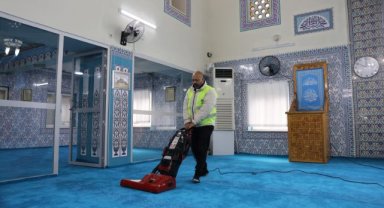 Yunusemre Belediyesi’nden Camilerde Temizlik Çalışması