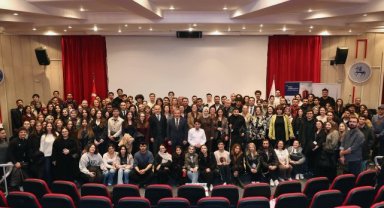 Dokuz Eylül Üniversitesi’nde “Engelsiz Kariyerler” programı düzenlendi