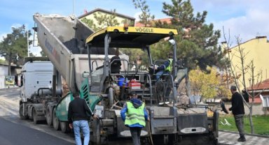 Manisa Büyükşehir Belediyesi, Demirci’de üstyapı çalışmalarını sürdürüyor