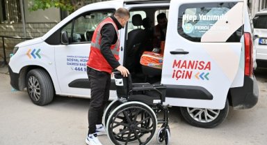 Manisa Büyükşehir Belediyesinden engelli bireylere medikal malzeme desteği