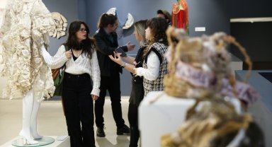 “Tekstilde Yeni Vizyonlar” sergisi ve Cengiz Çekil Paneli