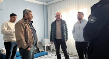 Başkan Akın, yıldırım düşmesi sonucu hasar oluşan mahallede incelemede bulundu