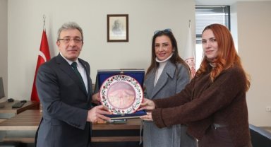 DEÜ Rektörü Yılmaz, İznik’teki arkeolojik kazı ve restorasyon çalışmalarını inceledi