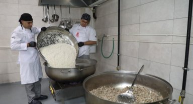 Şehzadeler Belediyesinden ihtiyaç sahiplerine 92 bin 532 öğün sıcak yemek